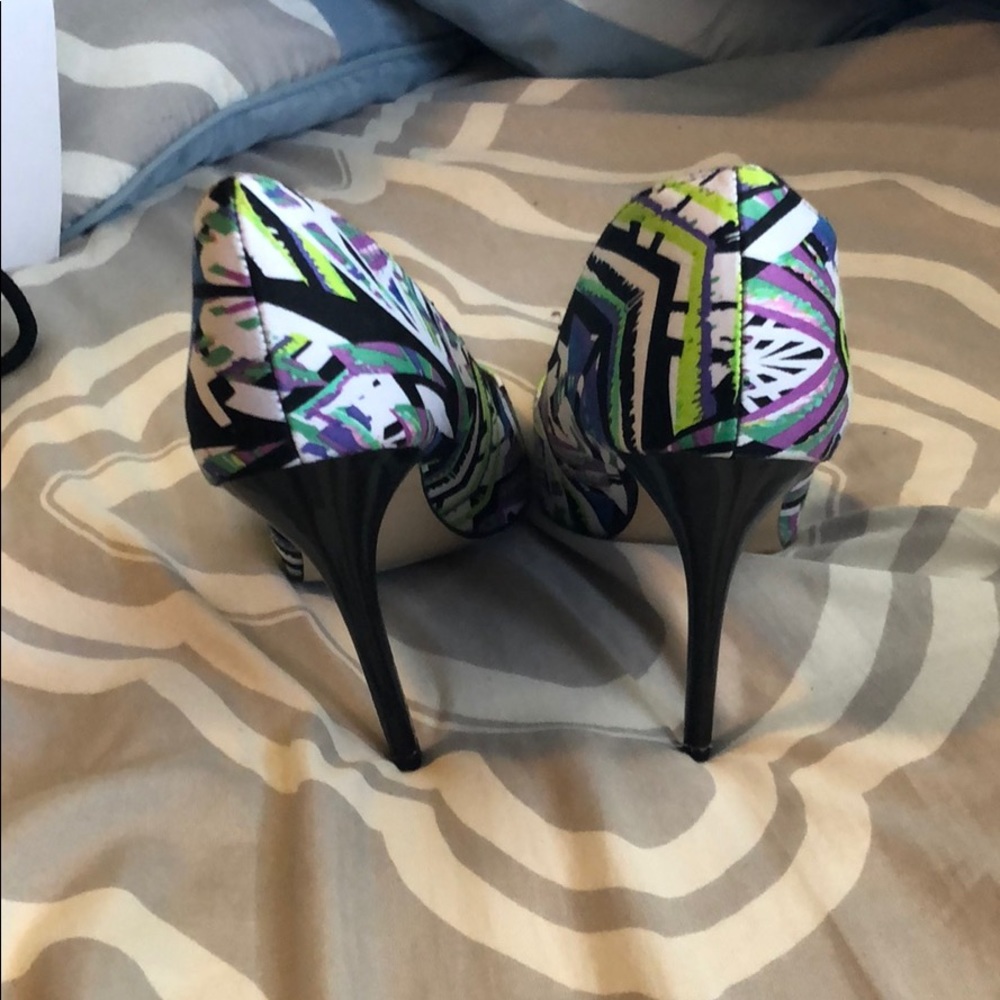 Heels - Picture 3 of 3